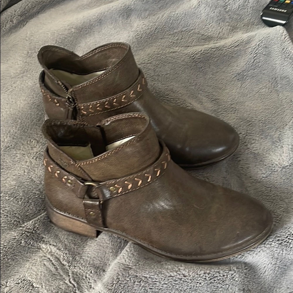 Roxy booties